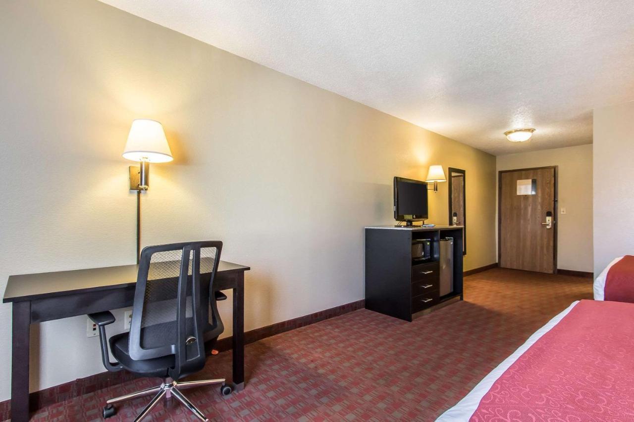 Quality Inn & Suites La Vergne Kültér fotó