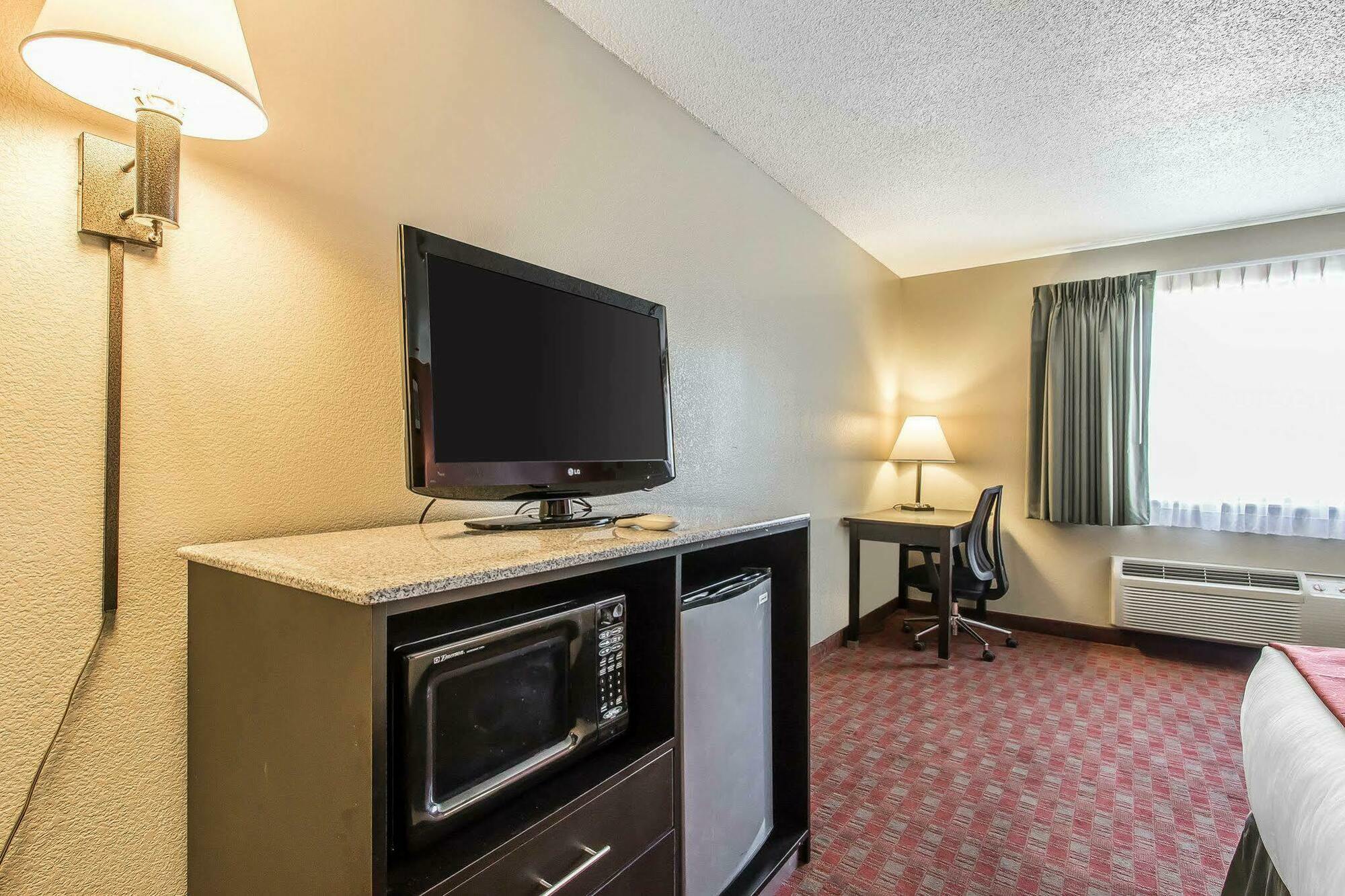 Quality Inn & Suites La Vergne Kültér fotó
